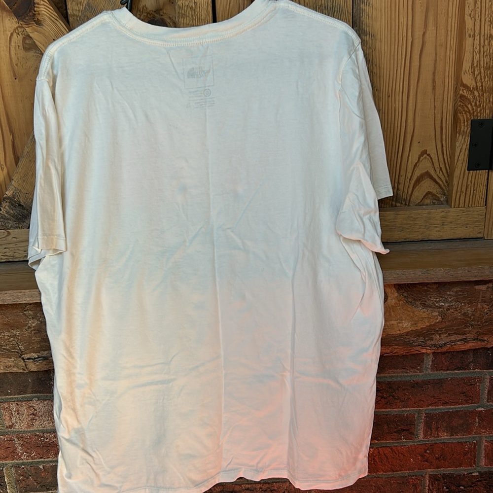 Women’s North Face T-shirt - Picture 3 of 3